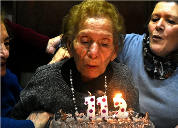 Evangelista Luisa Lopez de Contarino, 112