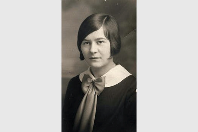 Erna Zahn, graduation