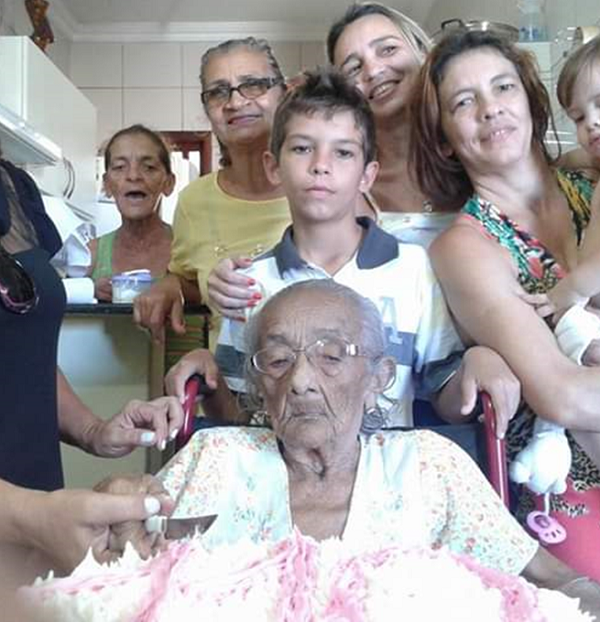 Francisca Celsa dos Santos, 110