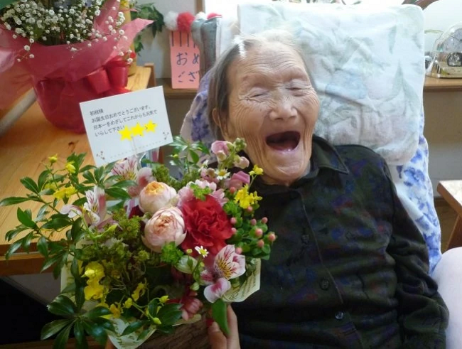 Hatsue Tachikawa, 111