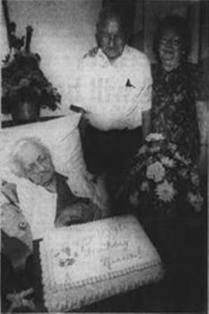 Minnie Livingston, 109