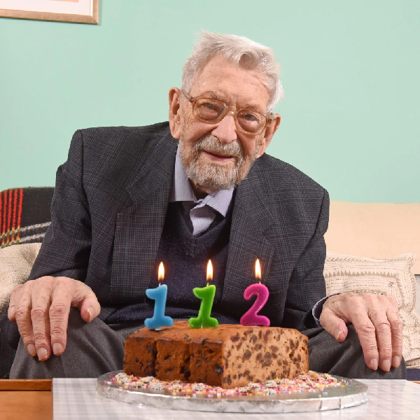 Robert Weighton, 112