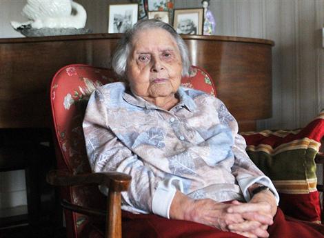 Suzanne Burrier, 112