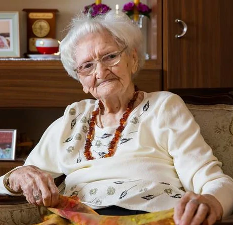 Tekla Juniewicz, 114